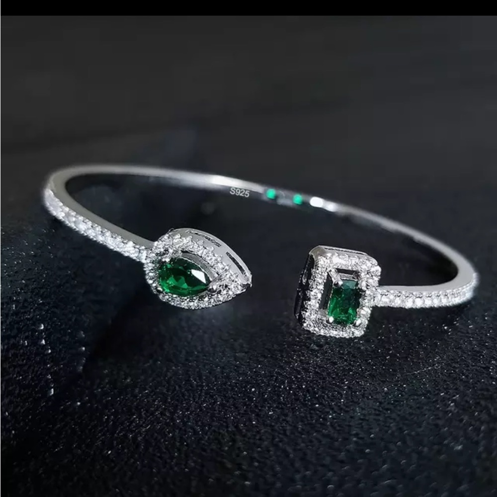 NWOT Brand New Cuff Bracelet 🤭💕